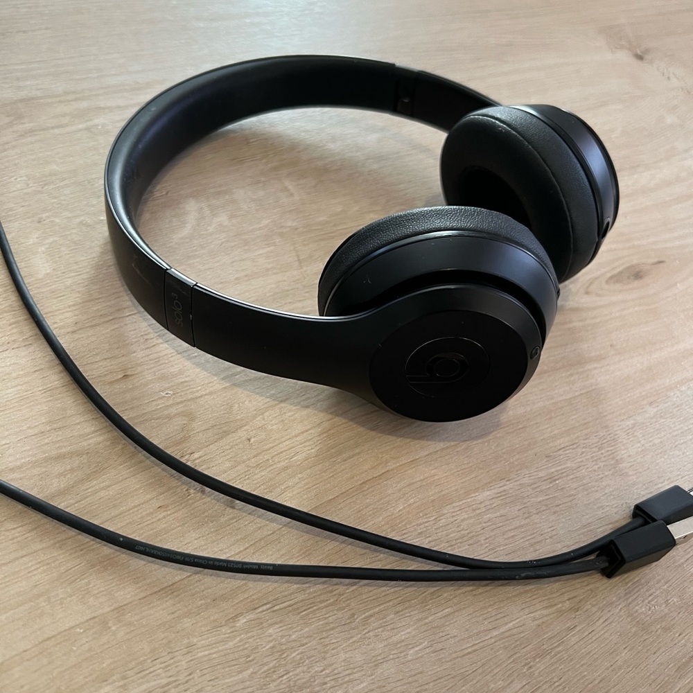 ‼️$65 SALE 🔥 BEATS Wireless Headphones + charging cord